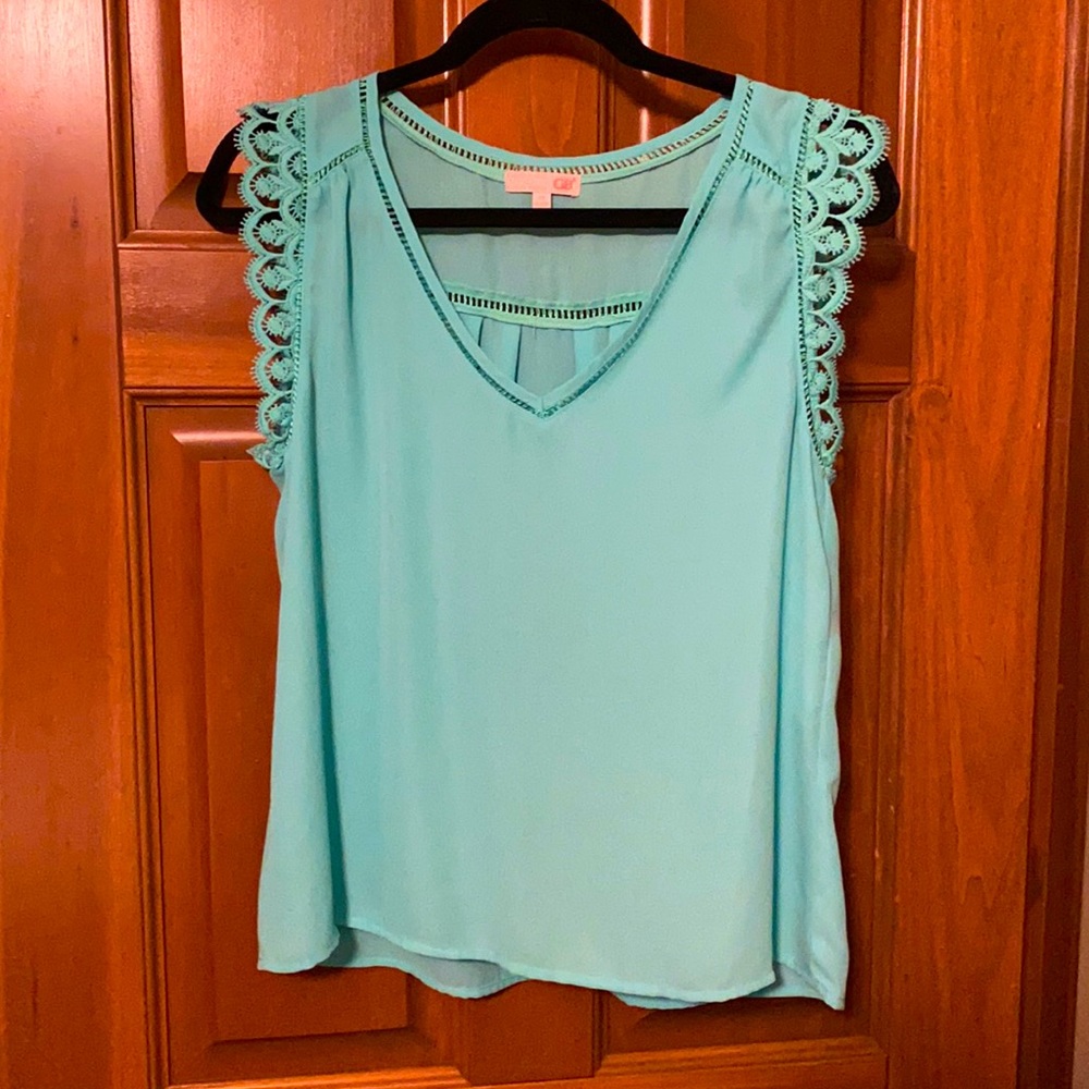 GB V-neck eyelet trim sleeveless top